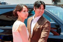 《大谷翔平に長女が誕生》真美子さん「出産目前」に1人で訪れた場所　「ゆったり服」で大谷の白ポルシェに乗って